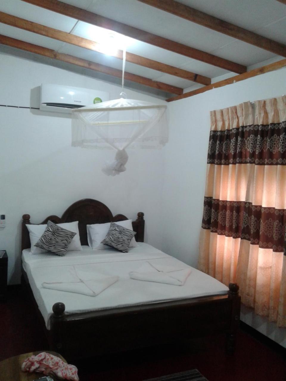 Organic Farm Wish Prabha Lake View Homestay سيغيرِيا المظهر الخارجي الصورة